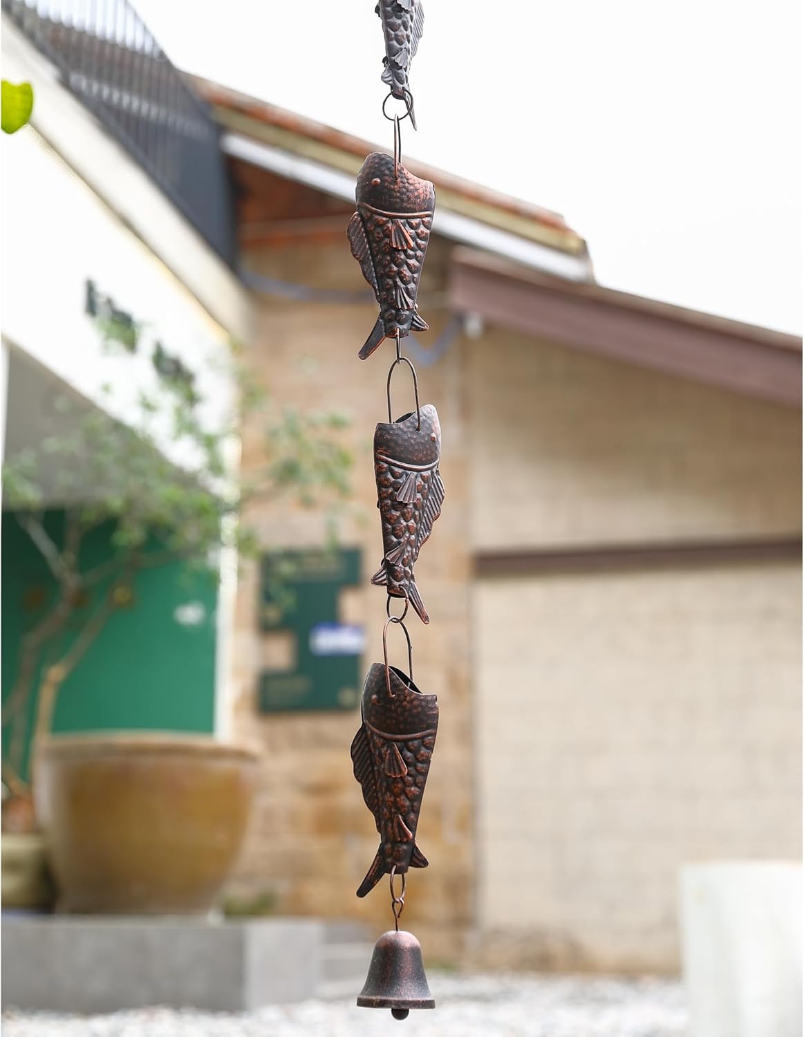 Classic Fish-Shaped Rain Chain – 8.5 Feet Long with 11 Fish Cups, Copper Garden Decoration for Rainwater Collection