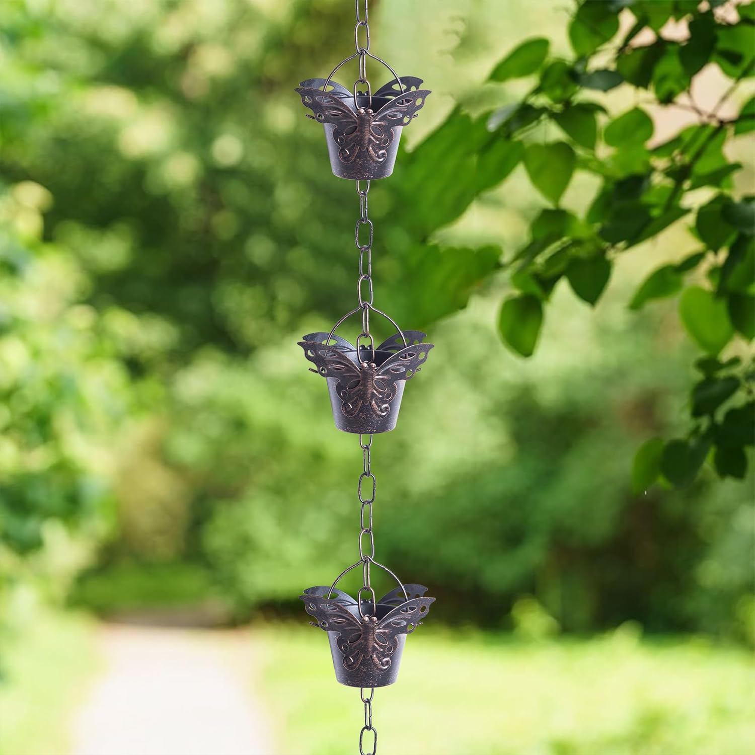 Exquisite Butterfly-Shaped Rain Chain - 8.5 Feet Long, Metal Butterfly Water Diverter Chain with Artistic Design for Outdoor Decoration